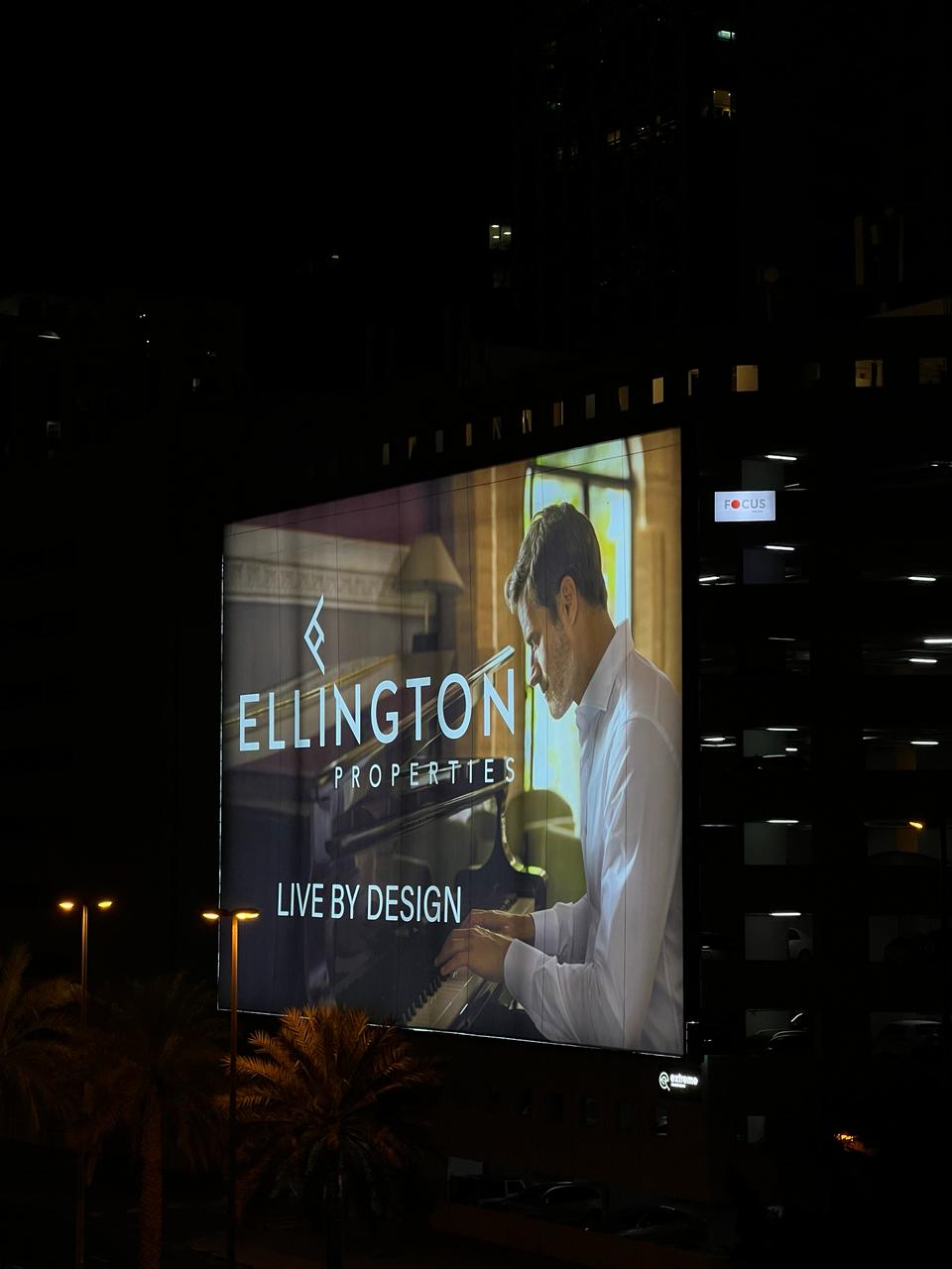 Shiekh Zayed Road - Night DIFC<br />
Ellington - Dubai Advertising